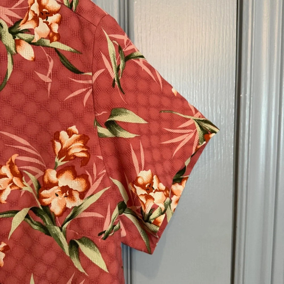 Hilo Hattie 100% Silk Button Up Shirt Size 10 Women's Pink Floral Hawaiian Beach - Picture 6 of 11